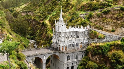 Khám phá vẻ đẹp kỳ bí của Thánh đường Las Lajas Tây Ban Nha