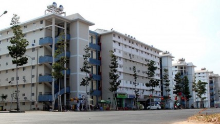 Lãi suất ngân hàng tăng cao, người mua nhà tạm gác chuyện an cư