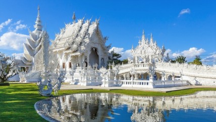 Vẻ đẹp độc đáo của ngôi đền trắng Wat Rong Khun