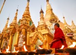 Ngôi chùa Shwedagon dát vàng nổi tiếng tại Myanmar