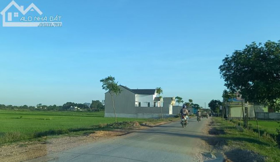 Bán lô đất nền 120m2, MT 6m, gần cao tốc Ninh Bình - Thanh Hoá, giá chỉ 950 triệu