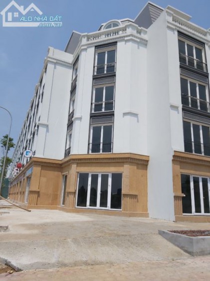 Cho thuê nhà 4 tầng, đối diện big C giá rẻ Đông Hương-Thanh Hóa