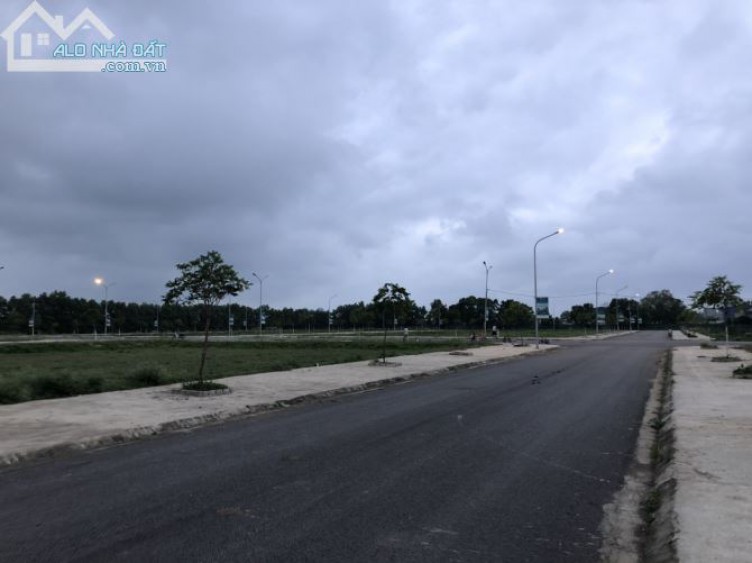 Bán lô thuộc KĐT Quảng Tân Thanh Hóa nằm sát quốc lộ 1A giá đầu tư tốt hơn đất đấu giá