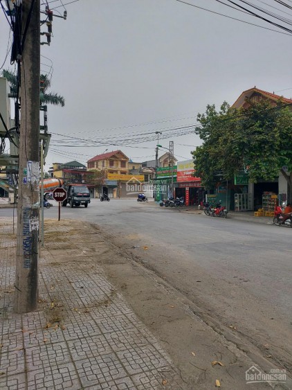 Cần bán gấp mảnh đất trung tâm thị trấn Quảng Xương, đối diện huyện uỷ, 160m2, MT 12m ô tô tránh