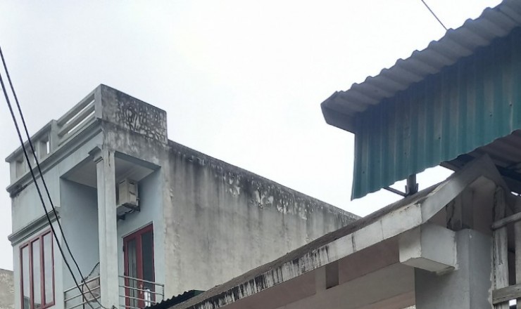 Chính chủ cho độc quyền bán ngôi nhà 3 tầng vừa làm xong,ngay đường Trần Xuân soạn, cách đường 1A (100 m)