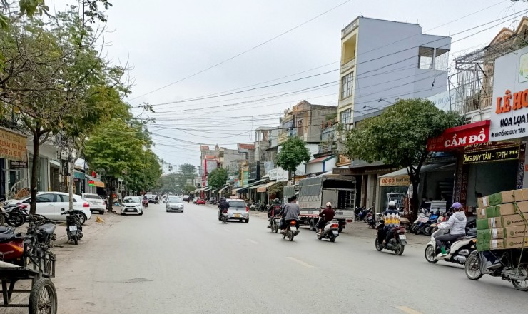 Bán đất tặng nhà phường quảng Hưng mặt tiền đường Lê Lai