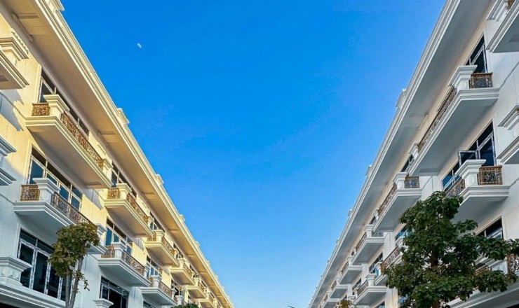 Bán nhà 4 tầng - Quảng Thắng - TPThanh Hóa giá 3 tỷ đường 20m nằm trong khu đô thị. rẻ hơn 40% so với thị trường