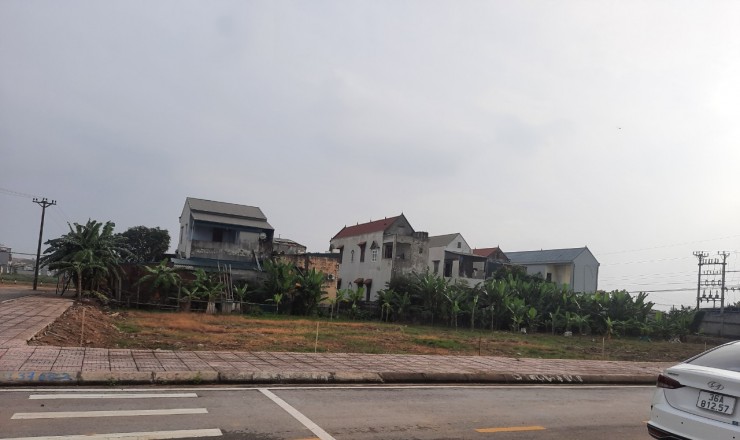 Cắt lỗ lô đất ở đô thị, 2 mặt tiền tại trung tâm Quảng Xương, sát QL1A, đối diện trạm CSGT