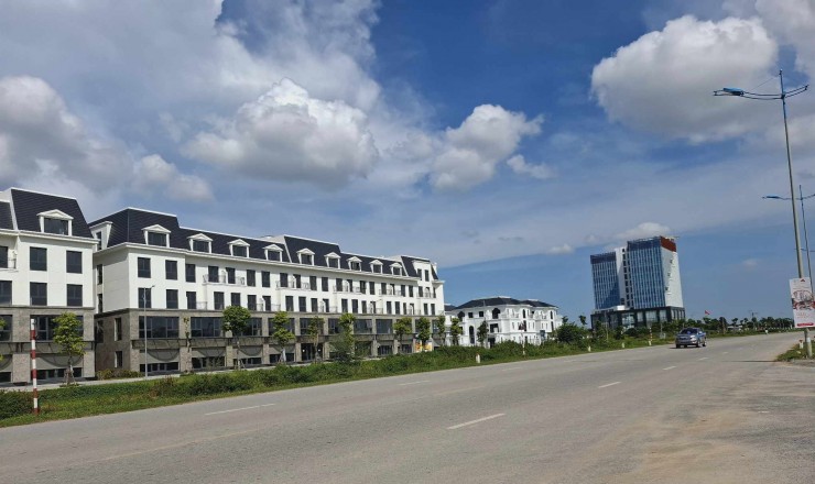 CƠ HỘI CUỐI CÙNG SỞ HỮU NHÀ PHỐ 5 TẦNG NGAY TRUNG TÂM HÀNH CHÍNH THÀNH PHỐ MÀ DƯỚI 5 TỶ