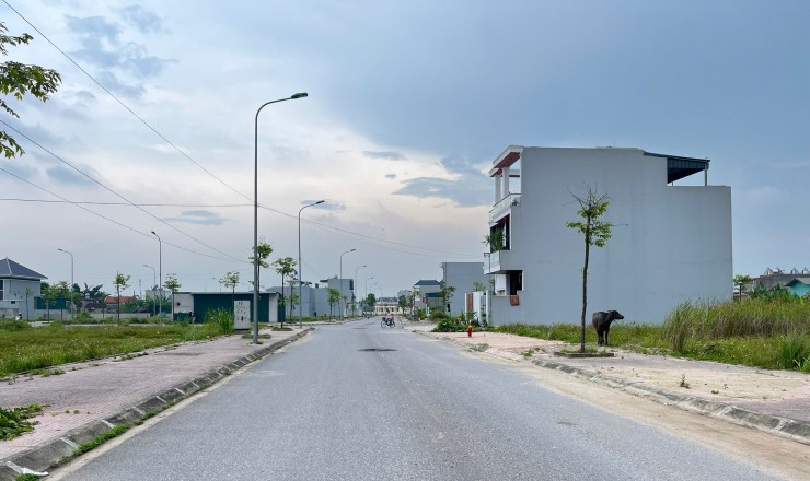 Cần bán gấp đất ngay TT  thị xã Nghi Sơn, Thanh Hóa, DT 108m2 đường 15.5m  giá chỉ 1 Tỷ.