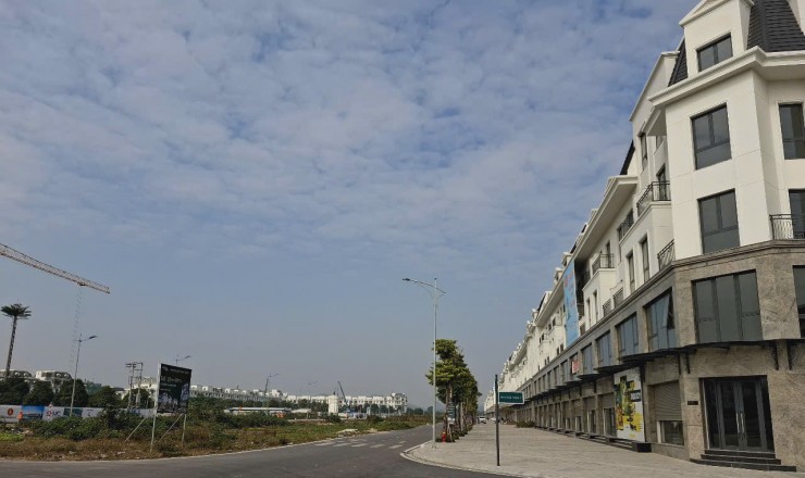 BÁN CĂN GÓC 5 TẦNG CENTRAL RIVERSIDE ĐỐI DIỆN TÒA CHUNG CƯ 18 TẦNG