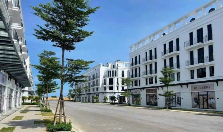 BÁN BIỆT THỰ NHÀ PHỐ NGAY MẶT BIỂN SẦM SƠN TỎNG KHU ĐÔ THỊ VLASTA SẦM SƠN