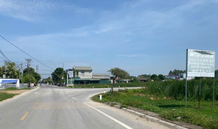 BÁN ĐẤT BIỂN TIÊN TRANG GẦN ỦY BAN, GẦN BIỂN, SỔ SẴN, CHỈ 2,X TỶ