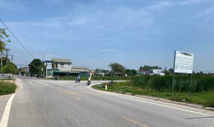 BÁN ĐẤT BIỂN TIÊN TRANG TRỤC CHÍNH XÃ, CÁCH BIỂN 500M CHỈ 2,X TỶ