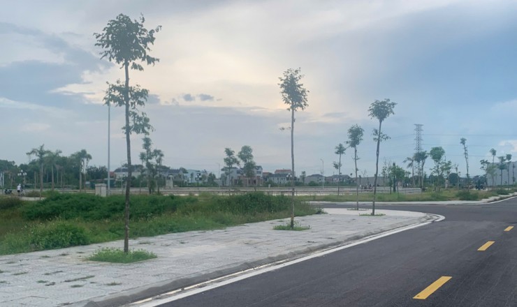 Bán lô đất 92.5m2 giá siêu tốt tại MB 3806 Đông Ninh. LH 0339799574