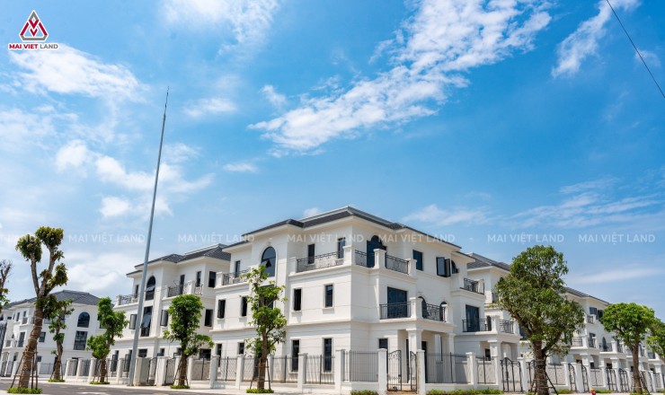 BÁN BIỆT THỰ 3 TẦNG NGAY ĐỐI DIỆN TRƯỜNG HỌC NỘI KHU CENTRAL RIVERSIDE VỊ TRÍ KIM CƯƠNG