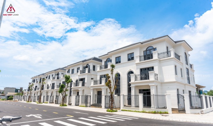 BÁN BIỆT THỰ 3 TẦNG NGAY ĐỐI DIỆN TRƯỜNG HỌC NỘI KHU CENTRAL RIVERSIDE VỊ TRÍ KIM CƯƠNG