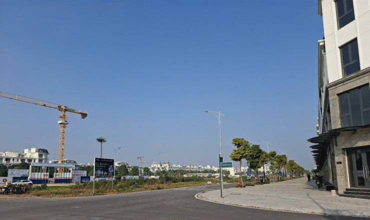 MỘT CĂN DUY NHẤT QUỸ ĐỘC QUYỀN NHÀ PHỐ 5 TẦNG CENTRAL RIVERSIDE GIÁ TỐT NHẤT THỊ TRƯỜNG