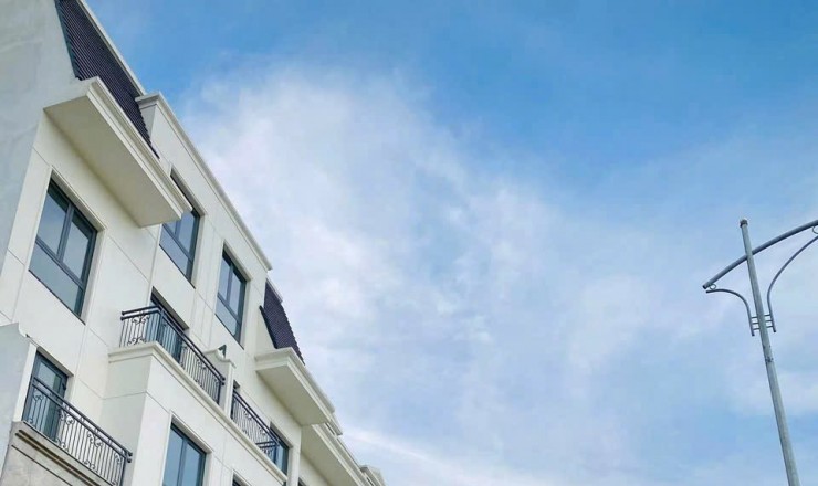 BÁN NHÀ PHỐ 5 TẦNG MẶT ĐẠI LỘ NAM SÔNG MÃ, SỔ SẴN, NHẬN NHÀ NGAY CHỈ 3,X TỶ