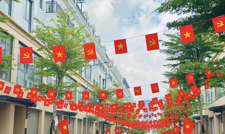 BÁN NHÀ PHỐ 5 TẦNG CENTRAL RIVERSIDE, SỔ SẴN, NHẬN NHÀ NGAY CHỈ 5,X TỶ