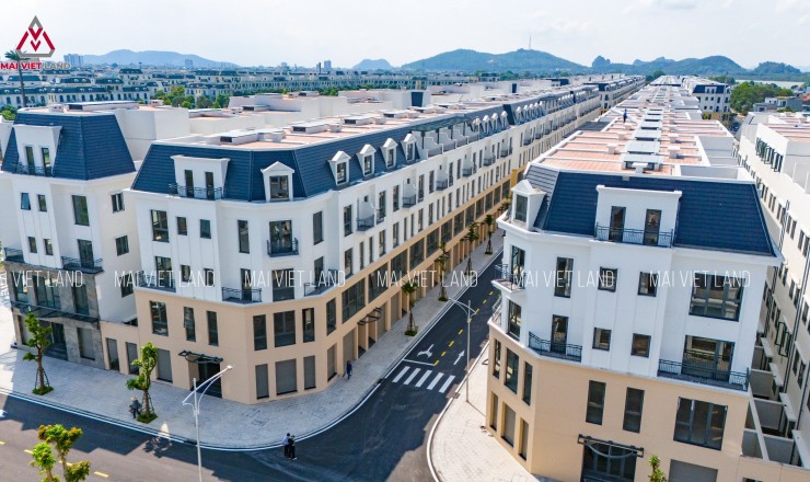 BÁN NHÀ PHỐ 5 TẦNG NGAY TRUNG TÂM HÀNH CHÍNH TỈNH, CHỈ 5,X TỶ, SỔ ĐỎ SẴN