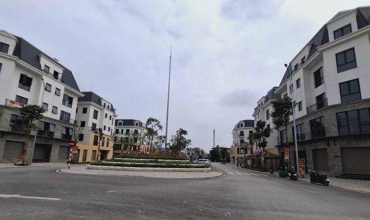 BÁN NHÀ PHỐ 5 TẦNG NGAY CHUNG CƯ TASESCO LAND 21 TẦNG