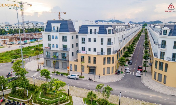 BÁN NHÀ 5 TẦNG ĐỐI DIỆN VINHOMES, SỔ SẴN, CHỈ 5,X TỶ