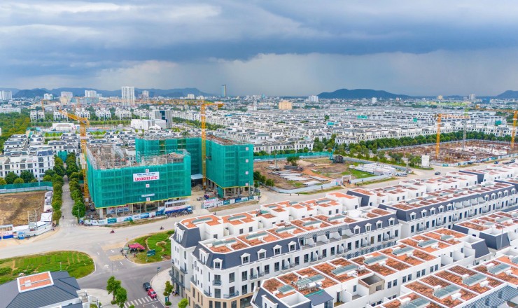 BÁN NHÀ PHỐ 5 TẦNG NGAY CHUNG CƯ TASESCO LAND 21 TẦNG