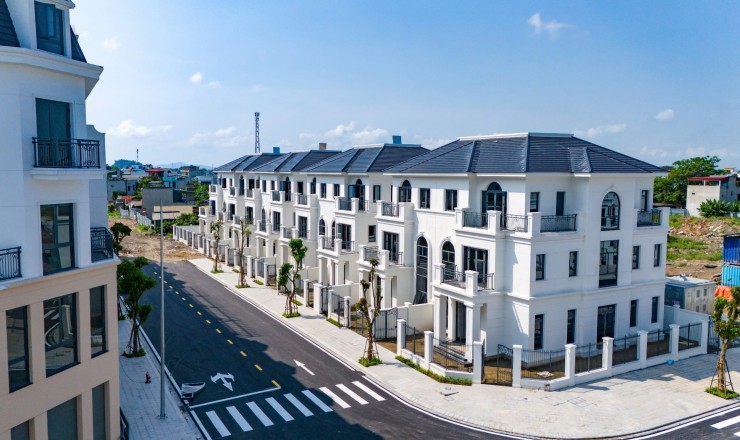 Bán nhà phố 5 tầng ngay trung tâm hành chính Tỉnh, chỉ 5,3 tỷ sổ sẵn, nhận nhà ngay