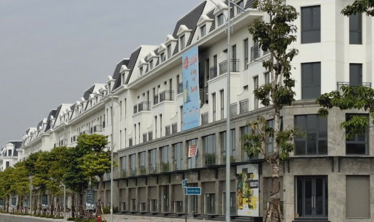 Bán nhà phố 5 tầng đối diện chung cư Vinhomes chỉ với vốn sẵn có 1,8 tỷ