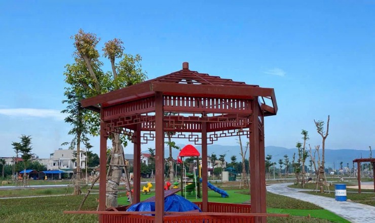 CHỈ 2,X TỶ SỞ HỮU NGAY ĐẤT NỀN SỔ ĐỎ LÂU DÀI GẦN CHỢ CÒNG NGHI SƠN