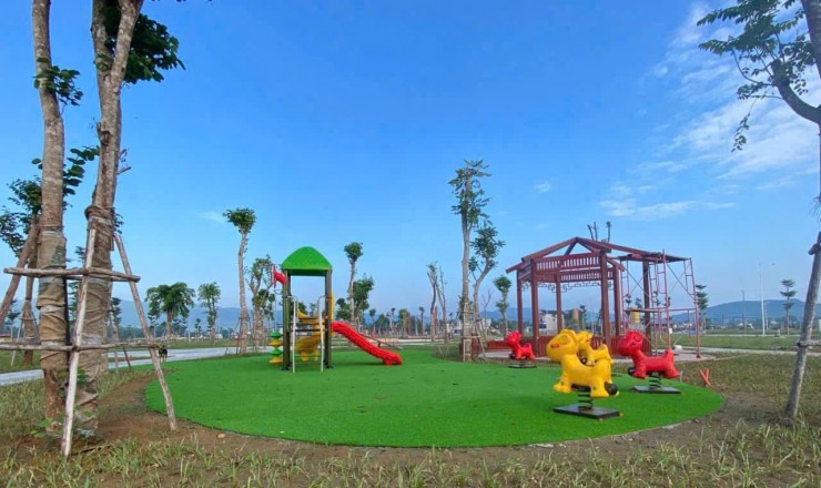 CHỈ 2,X TỶ SỞ HỮU NGAY ĐẤT NỀN SỔ ĐỎ LÂU DÀI GẦN CHỢ CÒNG NGHI SƠN
