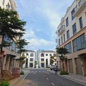 Bán nhà 5 tầng ngay bãi đỗ xe khu đô thị Central Riverside, đối diện Vinhomes chỉ với 5,x tỷ