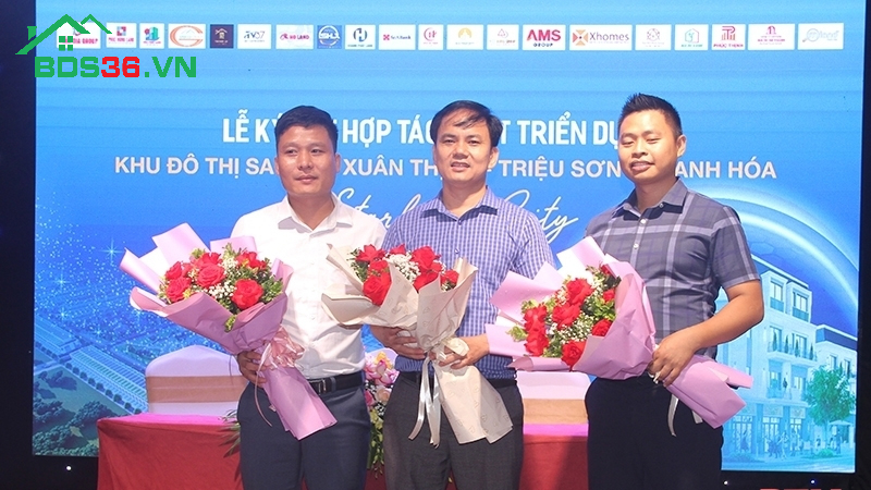 Công ty Cổ phần Thương mại & Bất động sản Hoàng Sơn và Liên danh Cen Bắc Ninh - Cen Thanh Hóa ký kết hợp tác