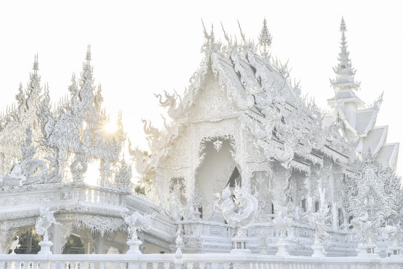 Kiến trúc độc đáo của đền trắng Wat Rong Khun