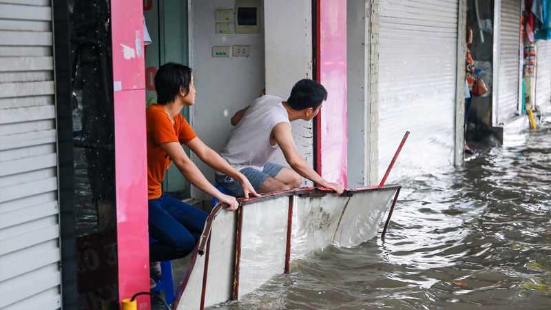 Các thành phố lớn thường xuyên xảy ra tình trạng nước ngập vào nhà khi có mưa lớn